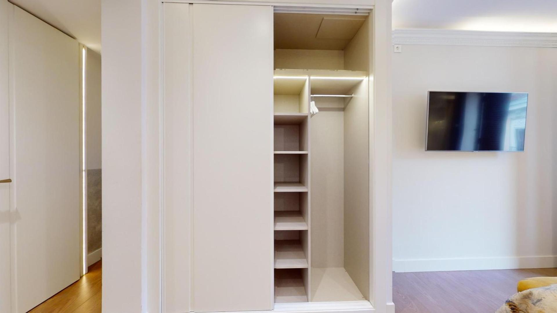 Celenque Apartment Мадрид Екстериор снимка