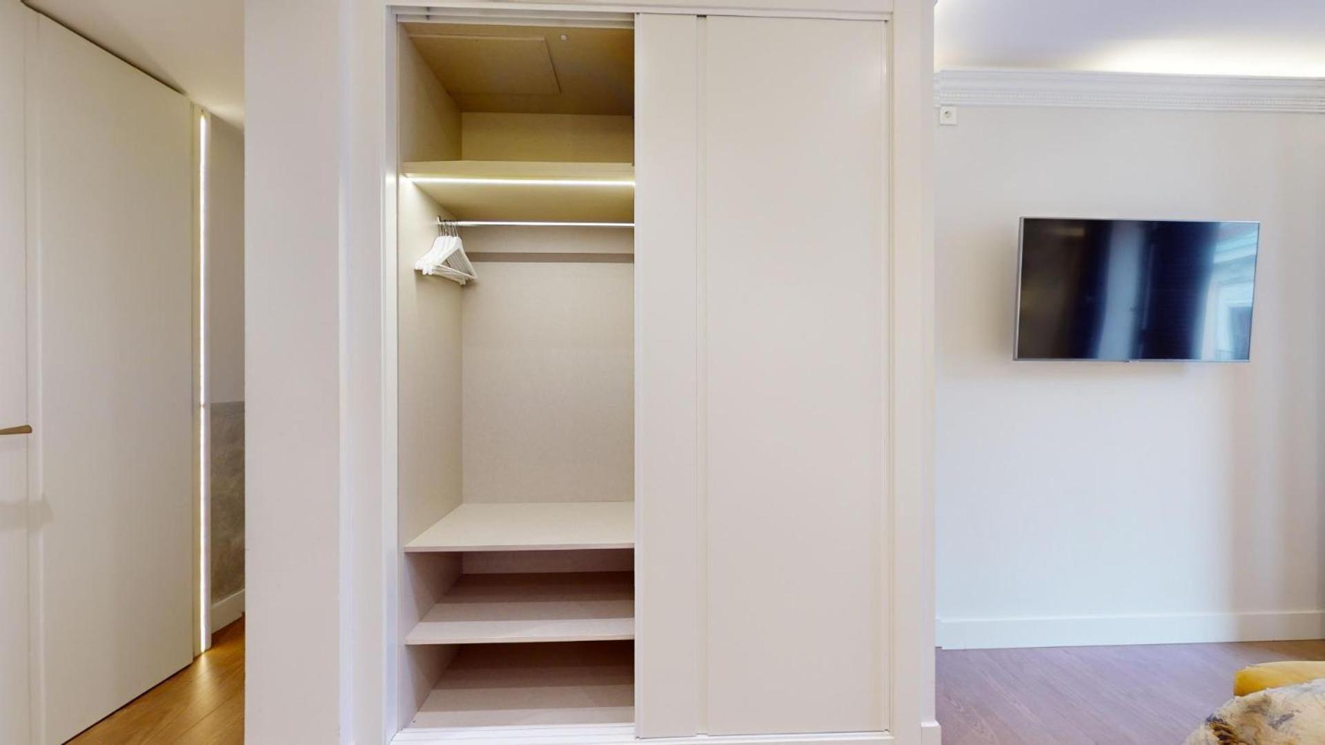 Celenque Apartment Мадрид Екстериор снимка